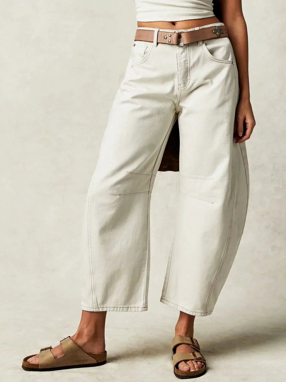Women's Barrel Leg Jeans with Relaxed Curved Fit