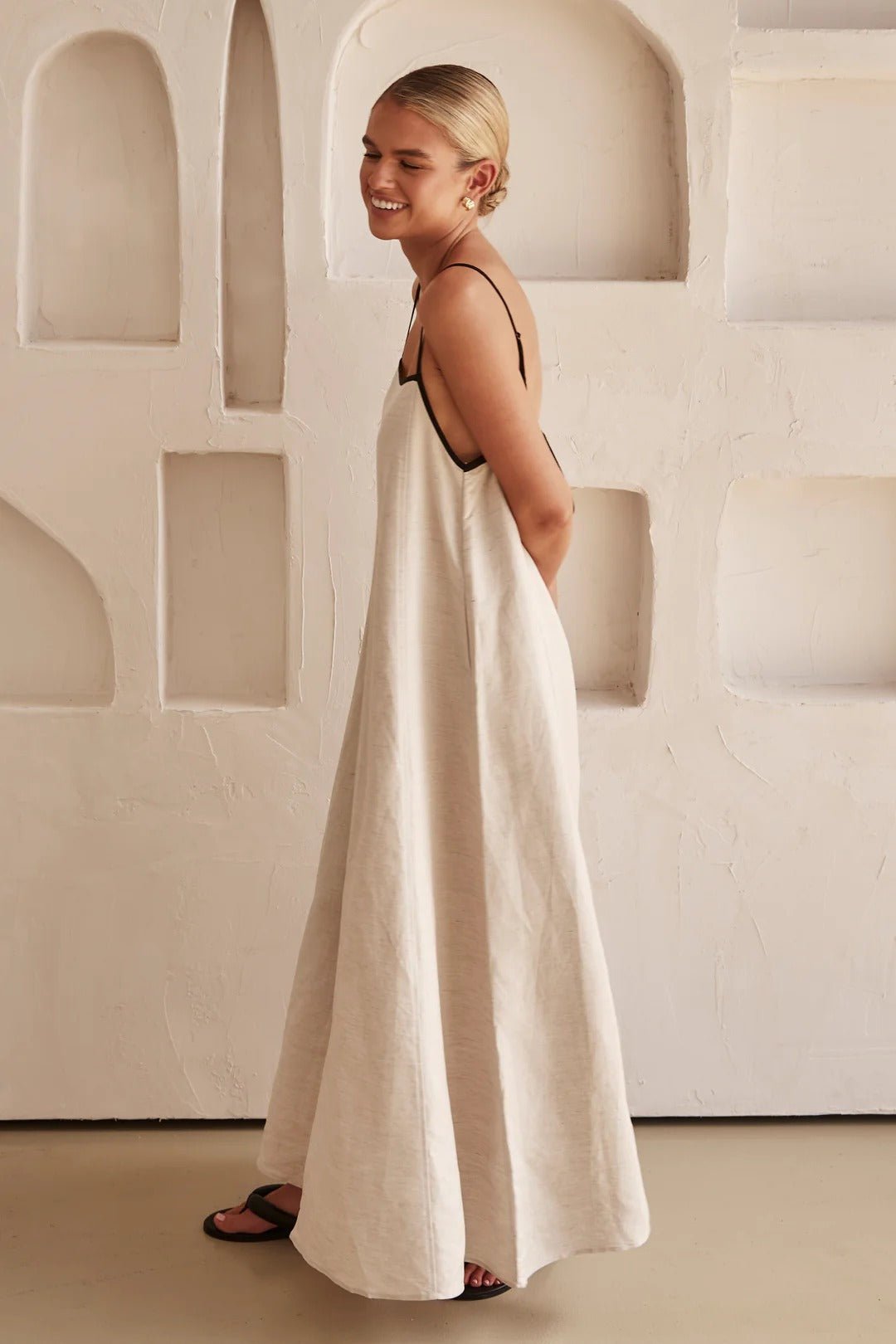 Women's Linen Maxi Dress with Contrast Trim and Adjustable Straps