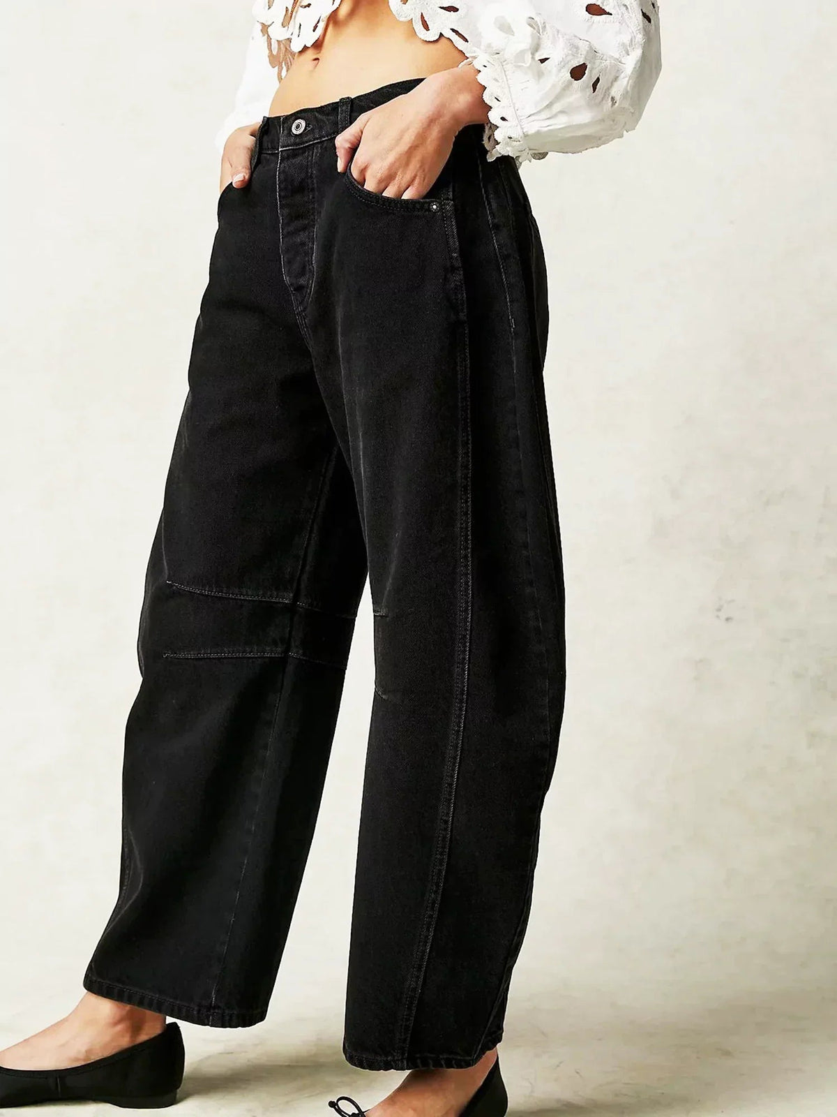 Women's Barrel Leg Jeans with Relaxed Curved Fit