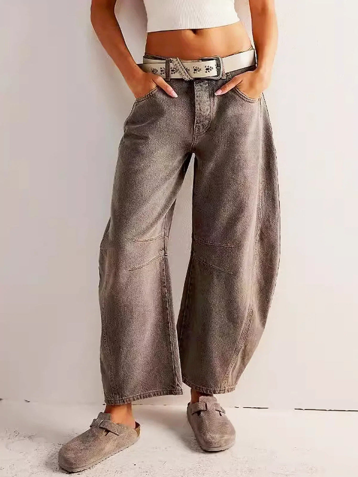 Women's Barrel Leg Jeans with Relaxed Curved Fit