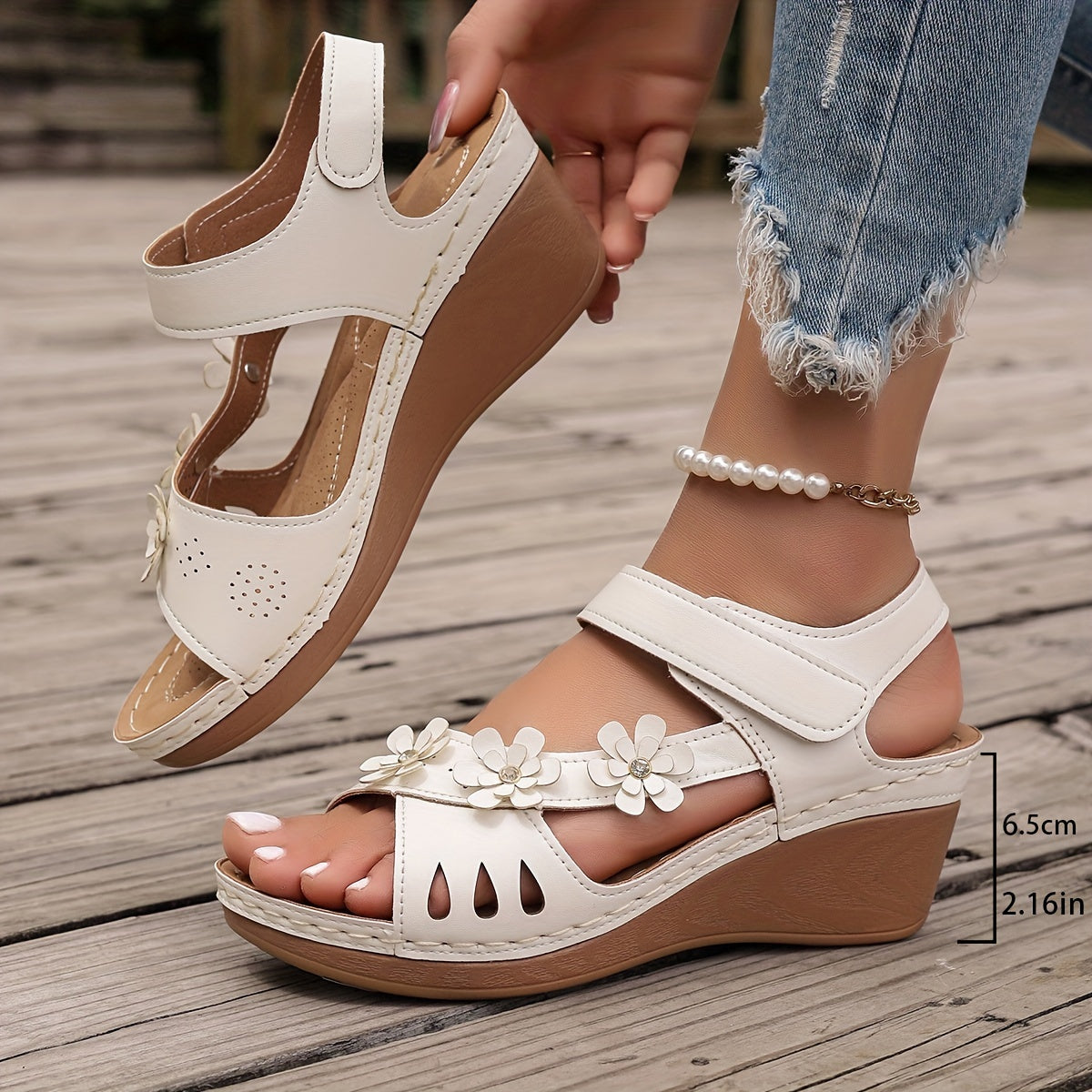 Women's Wedge Sandals With Floral Detail